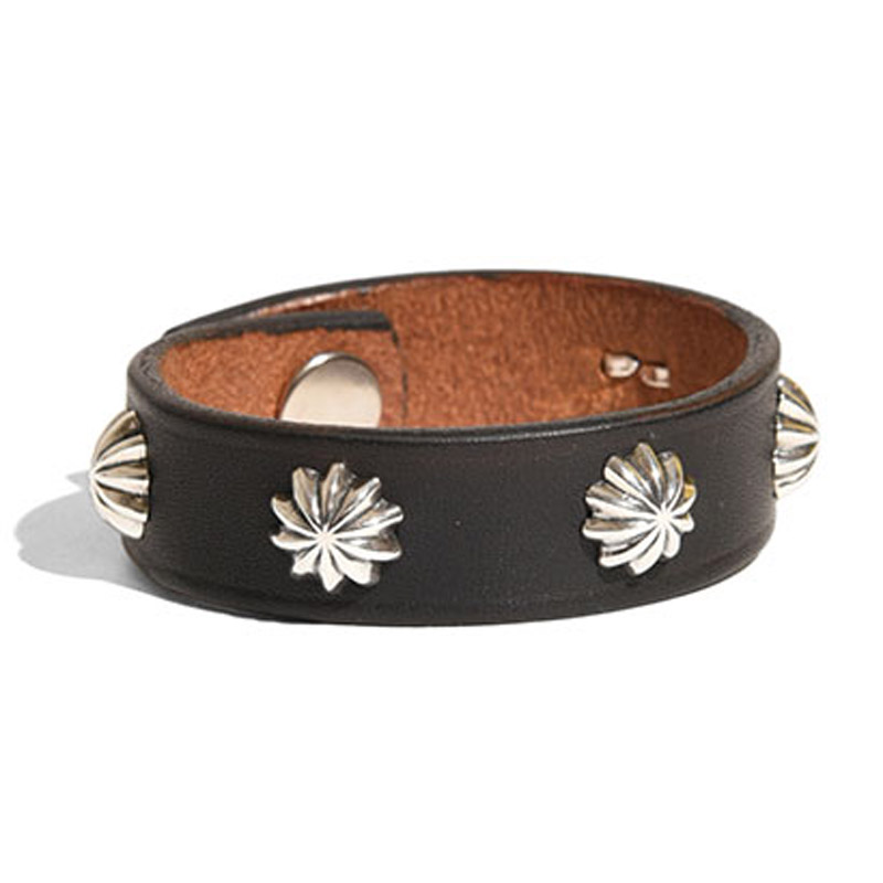 5 SHELL CONCHOS LEATHER BRACELET（LARRY SMITH）