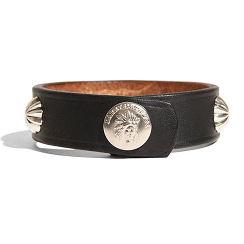 5 SHELL CONCHOS LEATHER BRACELET（LARRY SMITH）