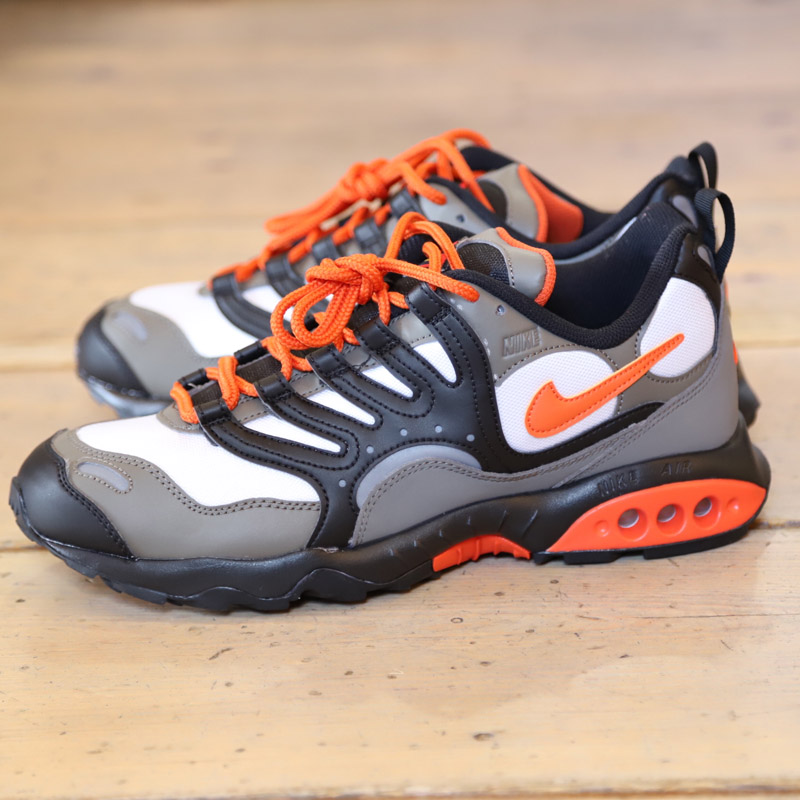 AIR TERRA HUMARA（NIKE）