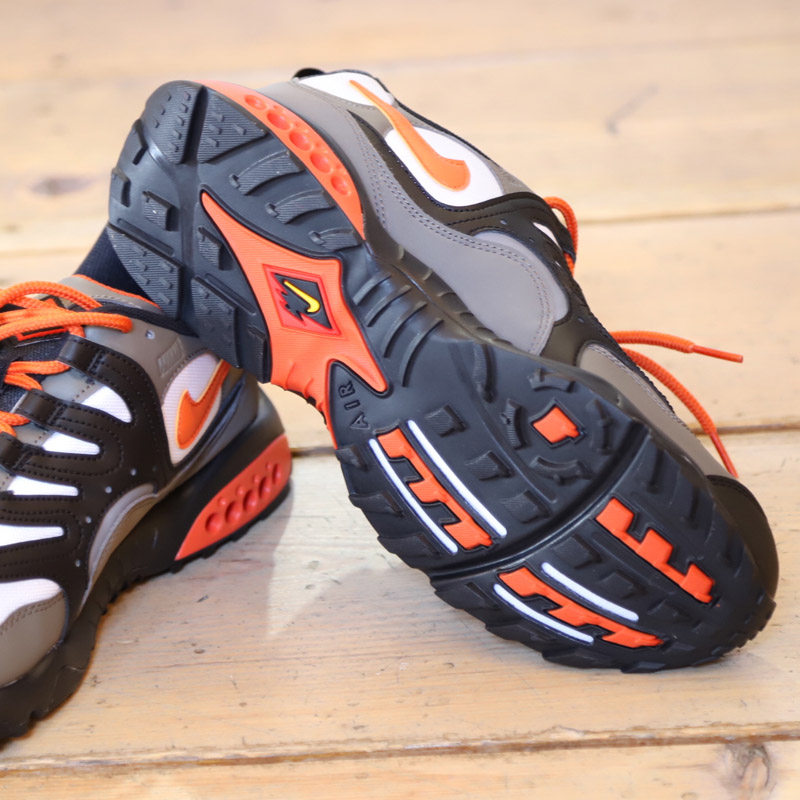 AIR TERRA HUMARA（NIKE）