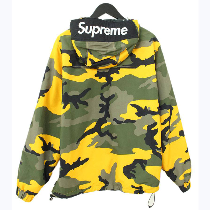 Hooded Logo Half Zip Pullover Jacket（SUPREME）