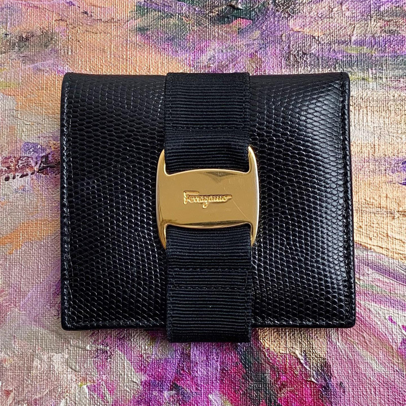 コンパクトウォレット（Ferragamo）